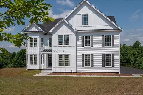14 Pumpkin Grv, East Lyme, CT 06333