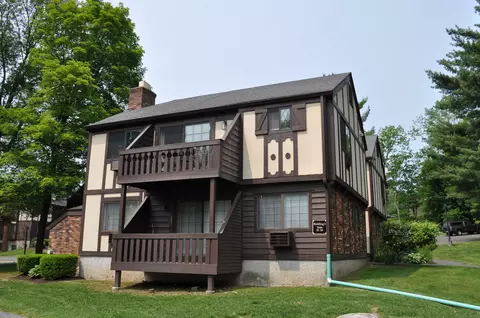 12 Derby Ct #12, Brookfield, CT 06804