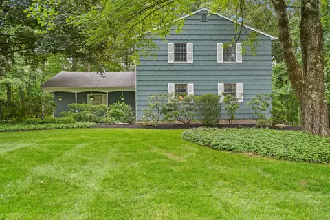 19 Kathleen Rd, Shelton, CT 06484