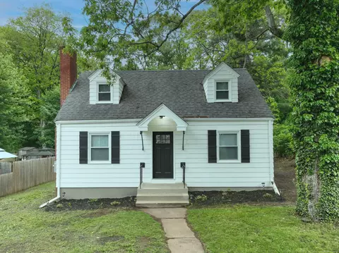 77 Hemlock St, Manchester, CT 06040