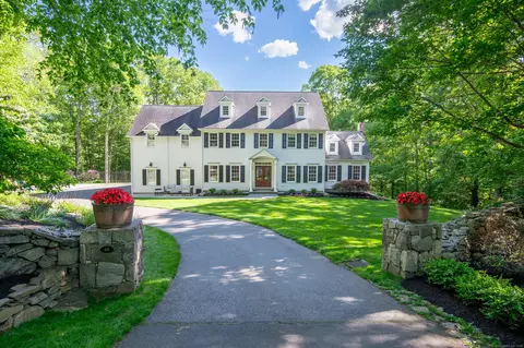 68 Topstone Rd, Ridgefield, CT 06877