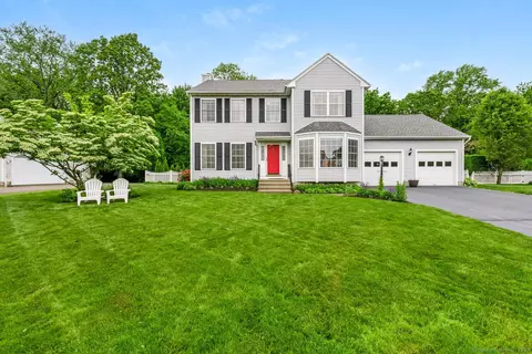 125 Longview Dr, Stratford, CT 06614
