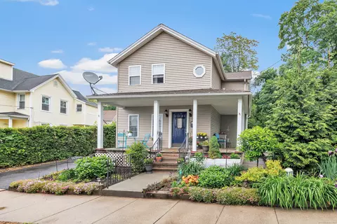 16 Hodge Ave, Ansonia, CT 06401