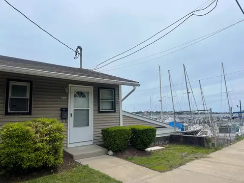 214 Pequot Ave #214, New London, CT 06320
