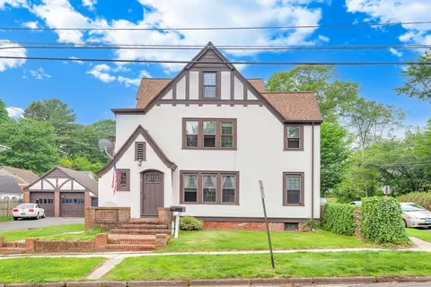 40 Rogers St, Branford, CT 06405