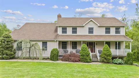 290 Amity Rd, Bethany, CT 06524
