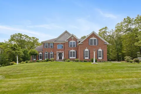 15 Weatherstone, Avon, CT 06001