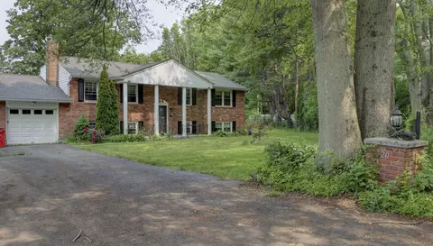20 Perkins Dr, Wallingford, CT 06492