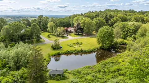 4 Amy Ln, Ellington, CT 06029