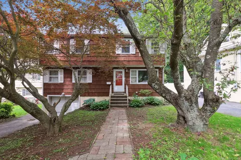 17 Linden St, Norwalk, CT 06851