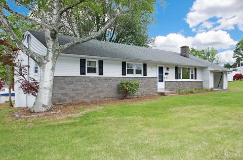 65 Bayberry Dr, Wallingford, CT 06492