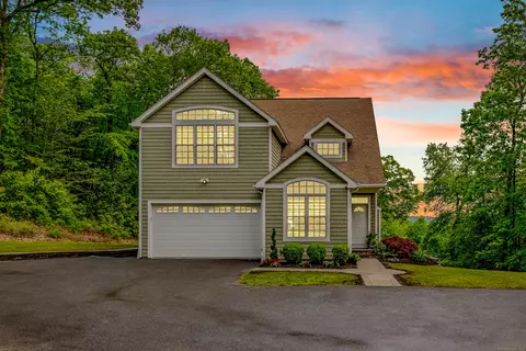 12 Amanda Ln, New Milford, CT 06776
