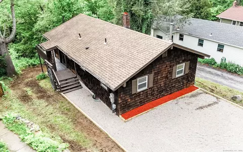 35 Chetelat Dr, Ashford, CT 06278