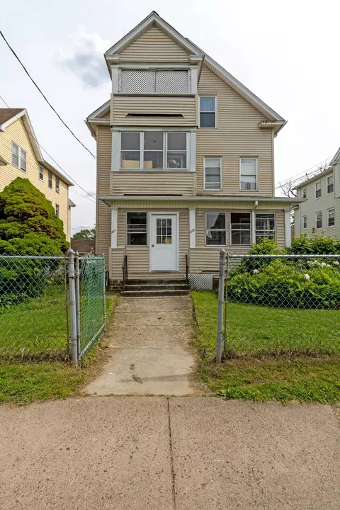 221 White St, Hartford, CT 06114