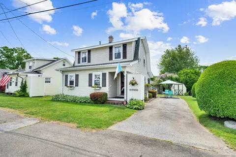 7 Meriden Ave, Westbrook, CT 06498