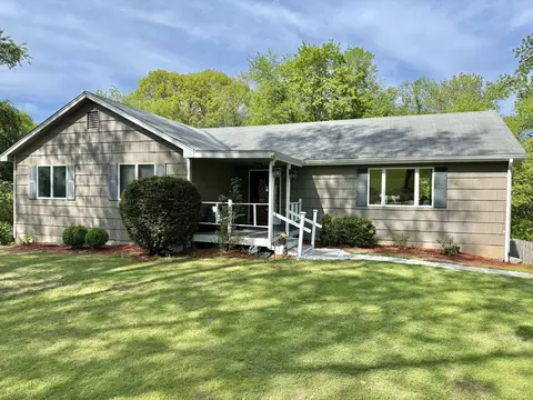 23 Deer Run Dr, Seymour, CT 06483