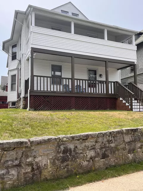 26 Linden St, New London, CT 06320