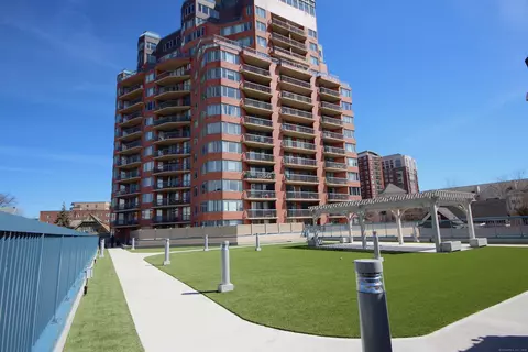 25 Forest St #10B, Stamford, CT 06901