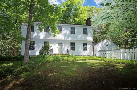 467 Weekeepeemee Rd, Woodbury, CT 06798