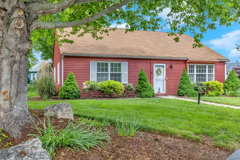 16 Aylesbury Cir #16, Madison, CT 06443