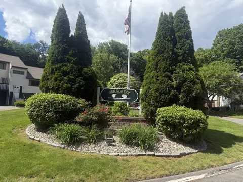 9 Oak Forest Dr #5, Manchester, CT 06042