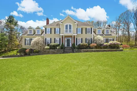 60 Hayes St, Easton, CT 06612