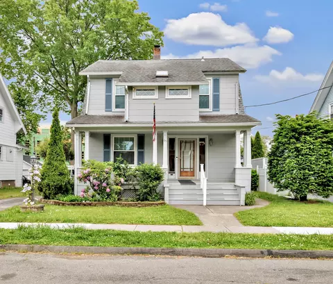 65 Kings College Pl, Stratford, CT 06615