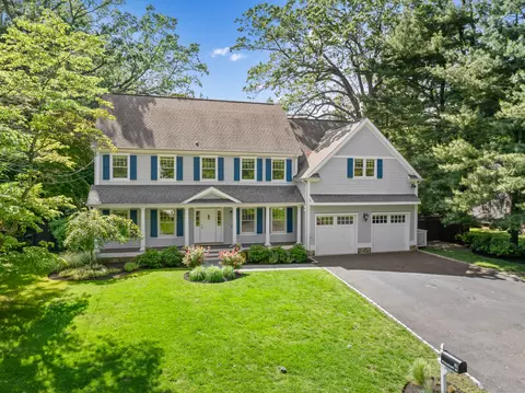 31 Pleasant St, Darien, CT 06820