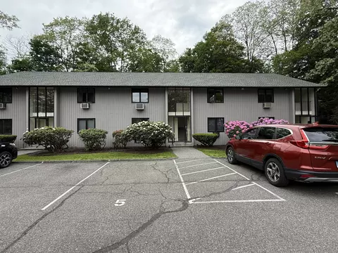 11 Gibbs St #7, Winchester, CT 06098