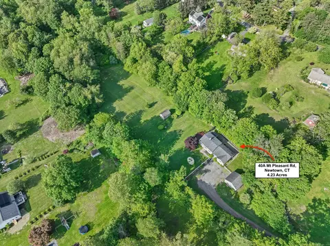 40 Mount Pleasant Rd # A, Newtown, CT 06470