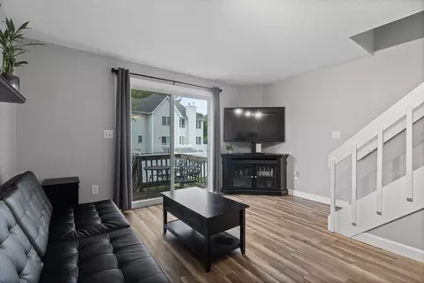 236 East St #B2, Plainville, CT 06062