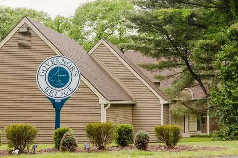 16 Wood Duck Ln #16, Tariffville, CT 06081