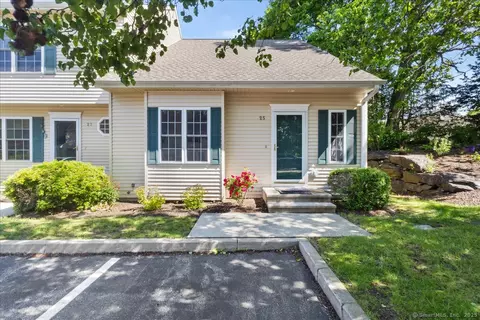 25 Briar Ln #25, Norwich, CT 06360