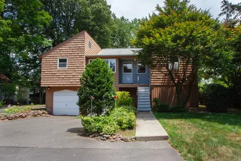 6 Cadwell St, West Hartford, CT 06107