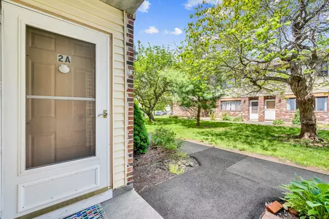 55 Thompson St #2A, East Haven, CT 06513