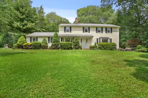 27 Kitcher Ct, Trumbull, CT 06611