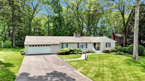 80 Alba Dr, Bristol, CT 06010