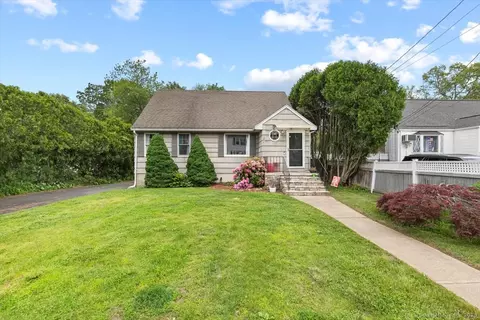 470 Dexter Dr, Bridgeport, CT 06606