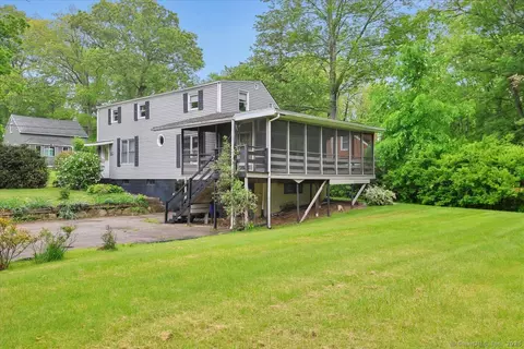 28 Arlington Rd, Coventry, CT 06238