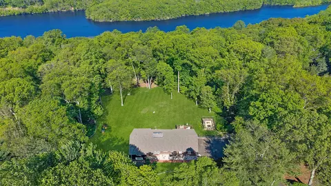 58 Lantern Ridge Rd, New Canaan, CT 06840