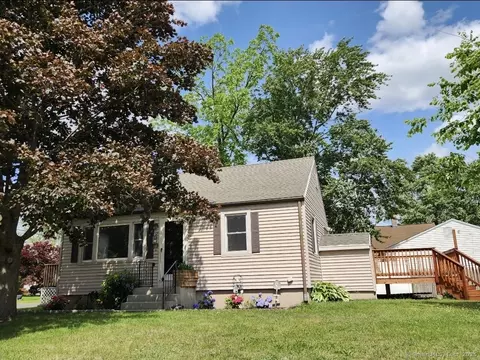12 Hart Pl, Plainville, CT 06062