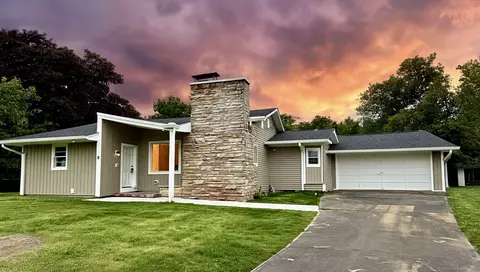 9 Grieb Rd, Wallingford, CT 06492