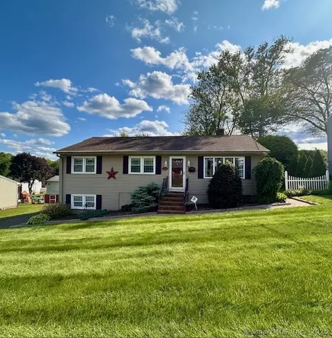 142 Radnor Ln, Watertown, CT 06779