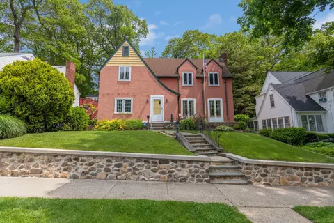 73 Hemlock Rd, New Haven, CT 06515