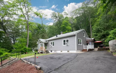 116 Chestnut Ridge Rd, Bethel, CT 06801