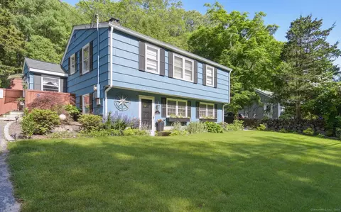 56 Giants Neck Rd, Niantic, CT 06357