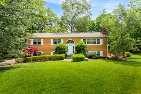 21 Forest Rd, Weston, CT 06883