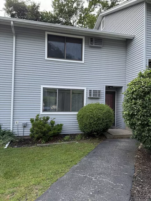 290 Meridian St #F, Groton, CT 06340