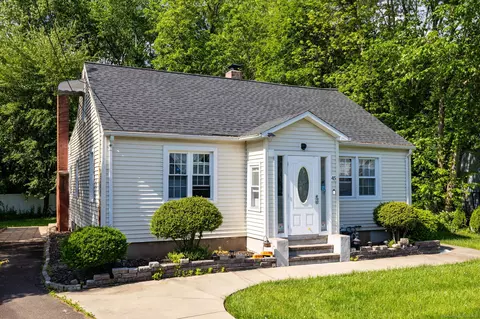 45 Valley Rd, Hamden, CT 06514