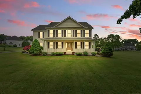 7 Brook Wood Ct, Broad Brook, CT 06016